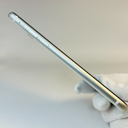 iPhone SE 2022 б/у Состояние "Отличный"