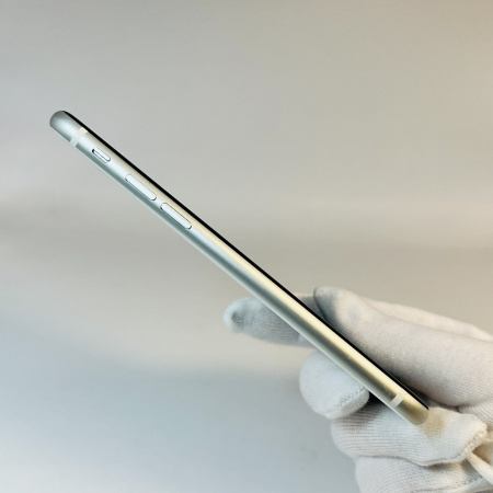 iPhone SE 2020 б/у Состояние "Удовлетворительный"