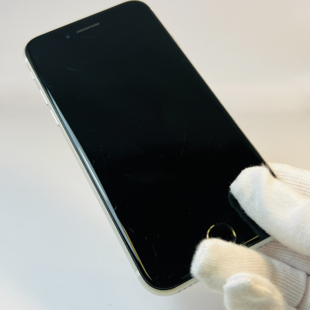 iPhone SE 2020 б/у Состояние "Хороший"