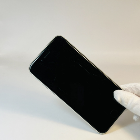iPhone SE 2020 б/у Состояние "Удовлетворительный"